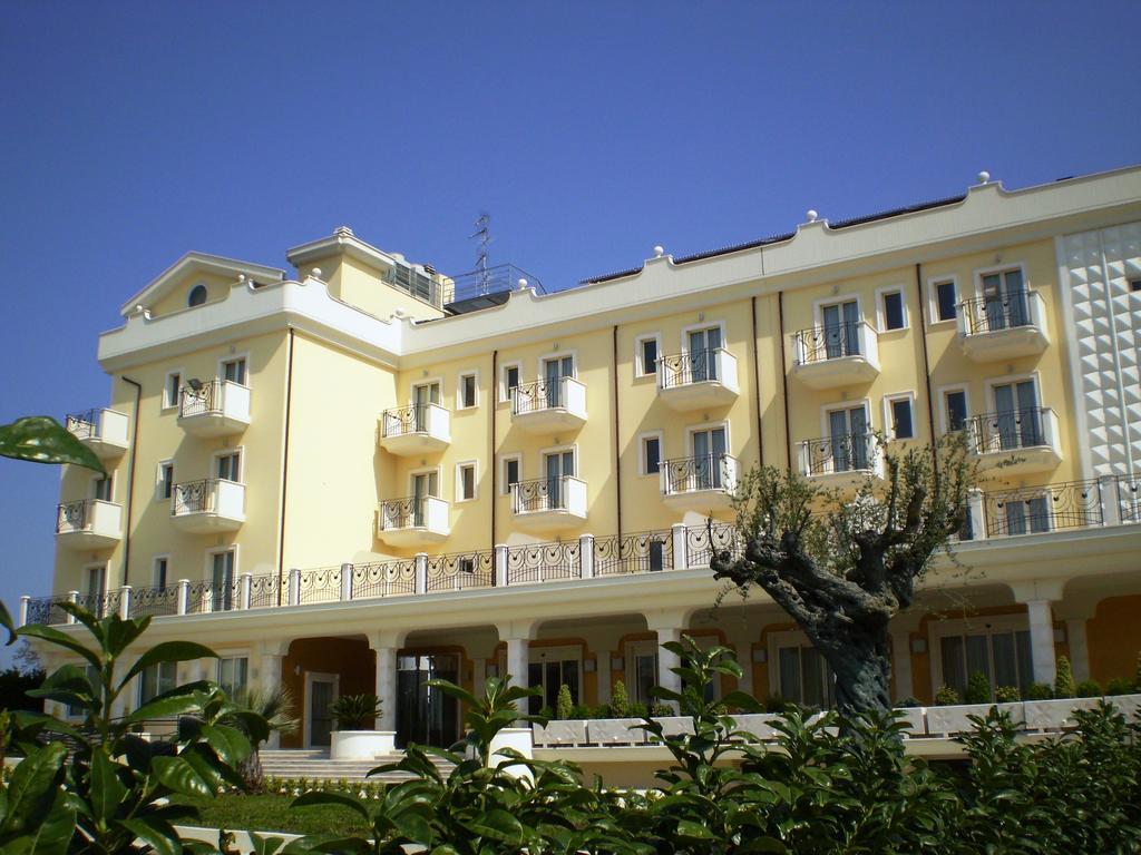 Hotel Concorde Sant'Egidio alla Vibrata Dış mekan fotoğraf