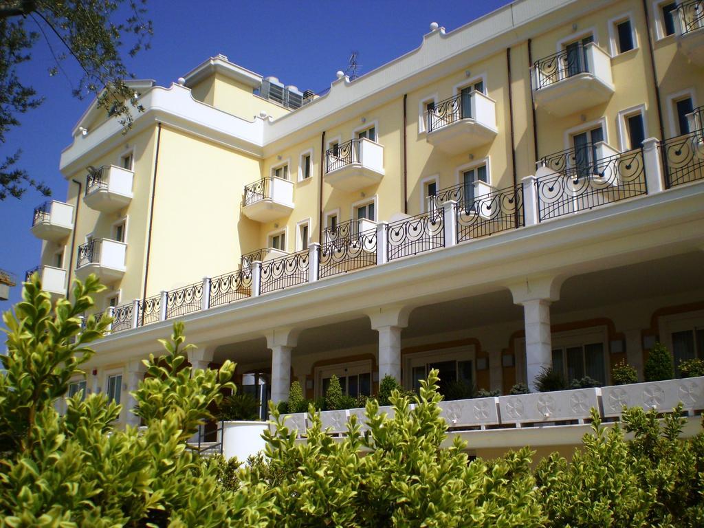 Hotel Concorde Sant'Egidio alla Vibrata Dış mekan fotoğraf