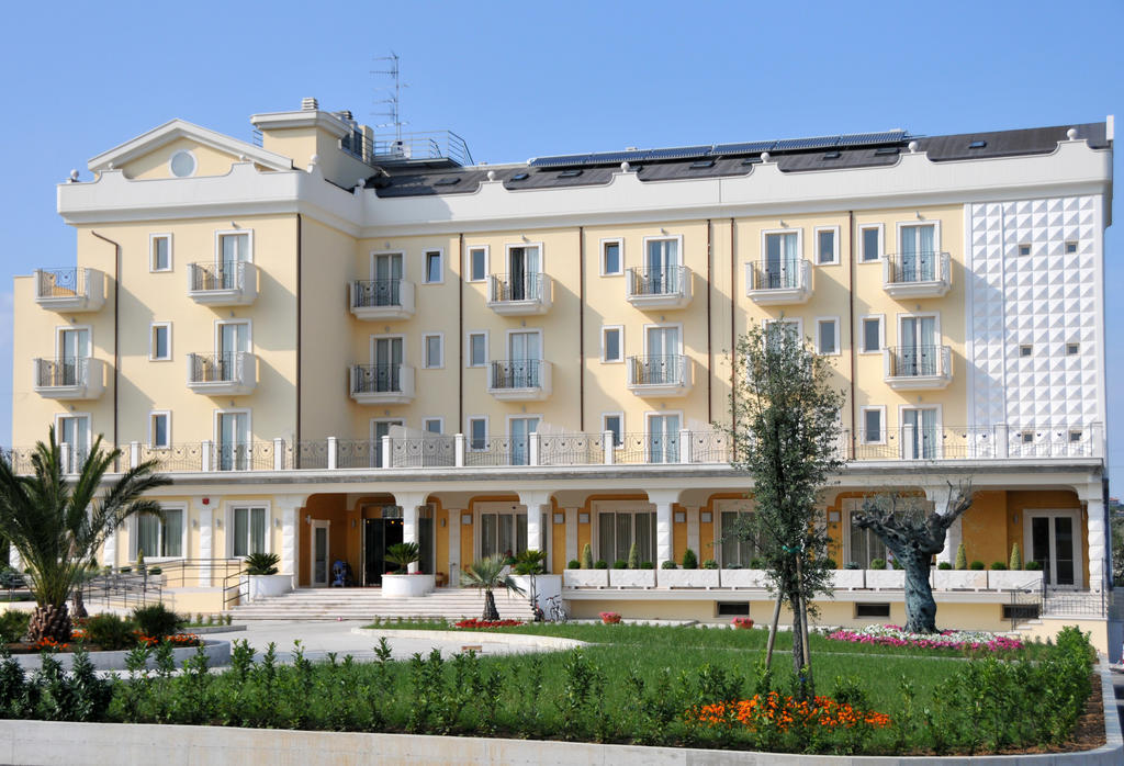 Hotel Concorde Sant'Egidio alla Vibrata Dış mekan fotoğraf