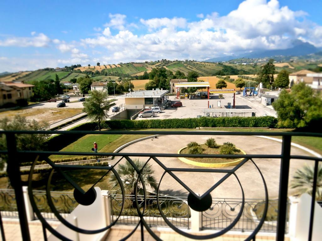 Hotel Concorde Sant'Egidio alla Vibrata Dış mekan fotoğraf