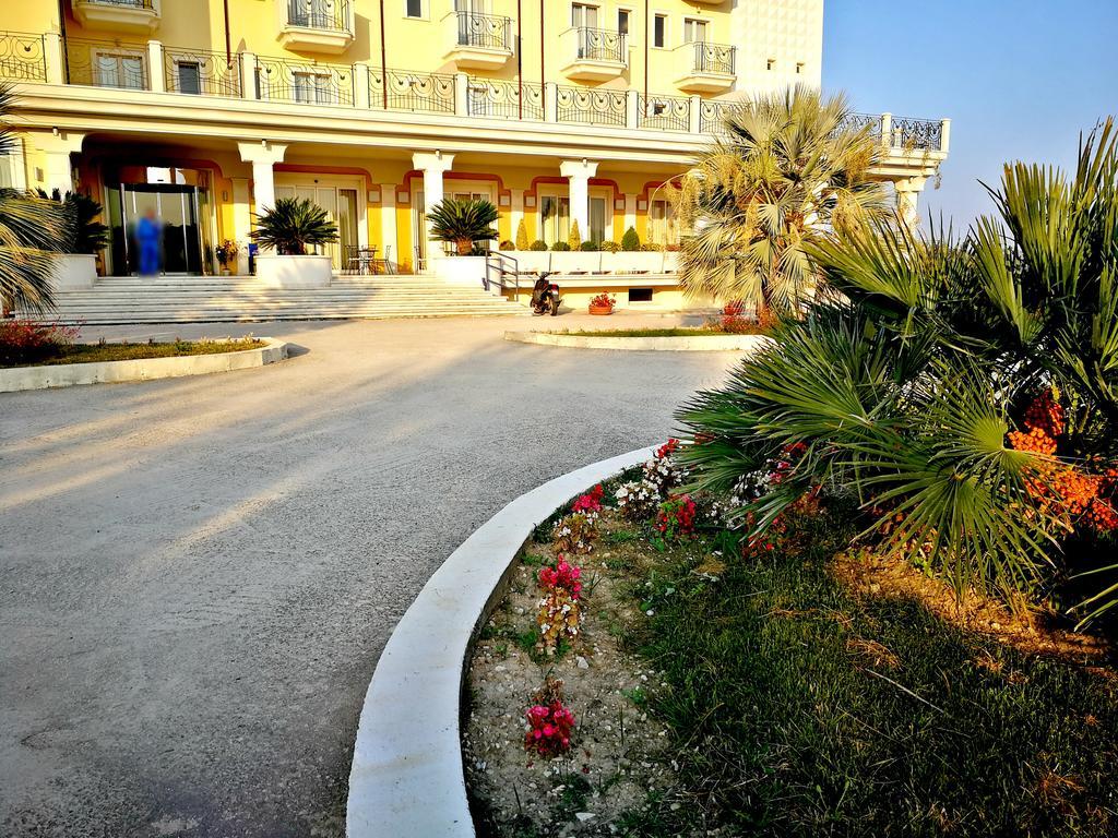 Hotel Concorde Sant'Egidio alla Vibrata Dış mekan fotoğraf